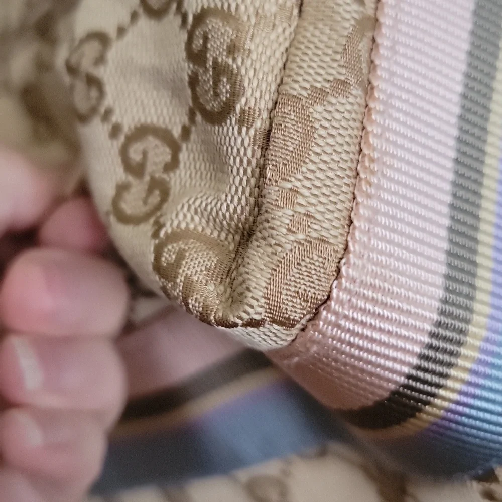 New with Tag attached Gucci Beige GG Canvas Tote with Pastel Pink & Blue Straps - Picture 9 of 16